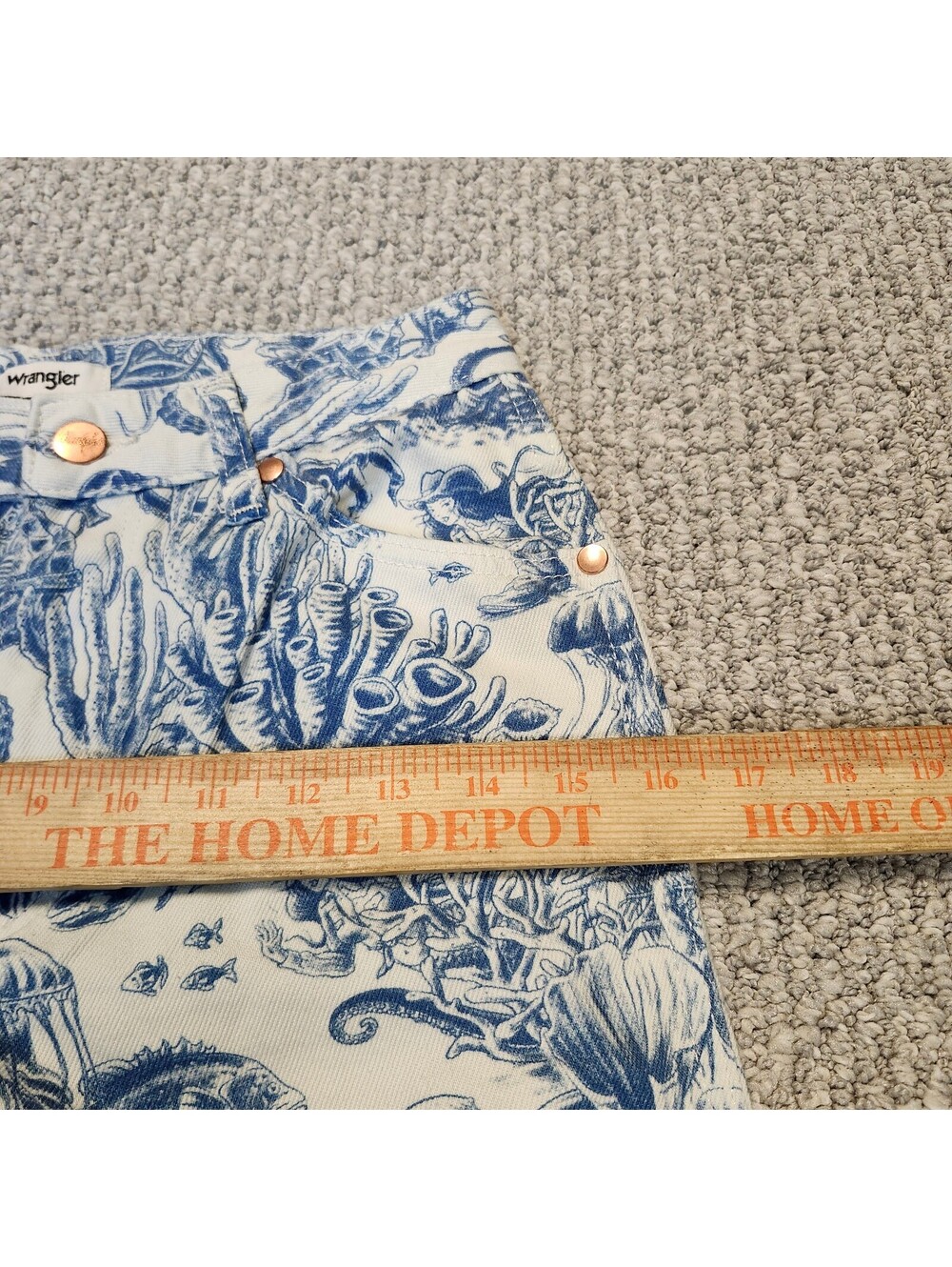 Wrangler Wanderer Women's Blue and White High Rise Flared Jeans 24/30 NWT - Picture 3 of 11